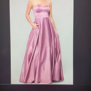 Strapless Long sweetheart mauve satin promdress